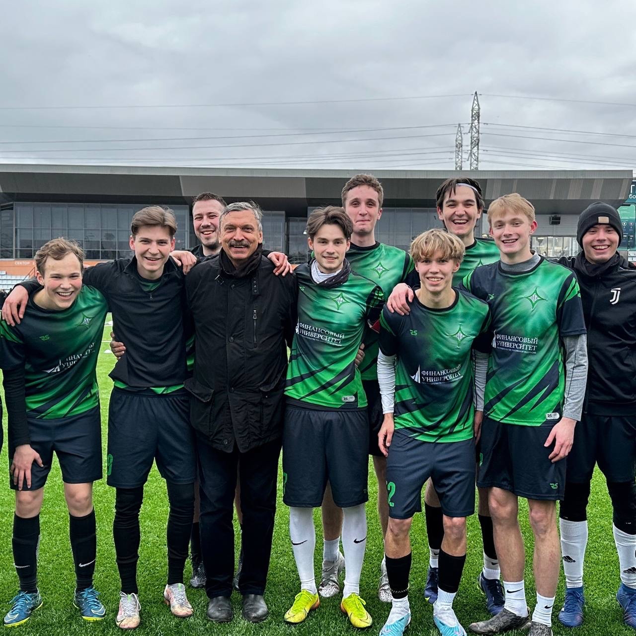 Футбольная команда «Финансист» вышла в Золотой дивизион Студенческой футбольной лиги Санкт-Петербурга!